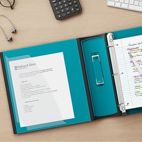 Staples 2” 3-ring binder - Picture 5 of 6